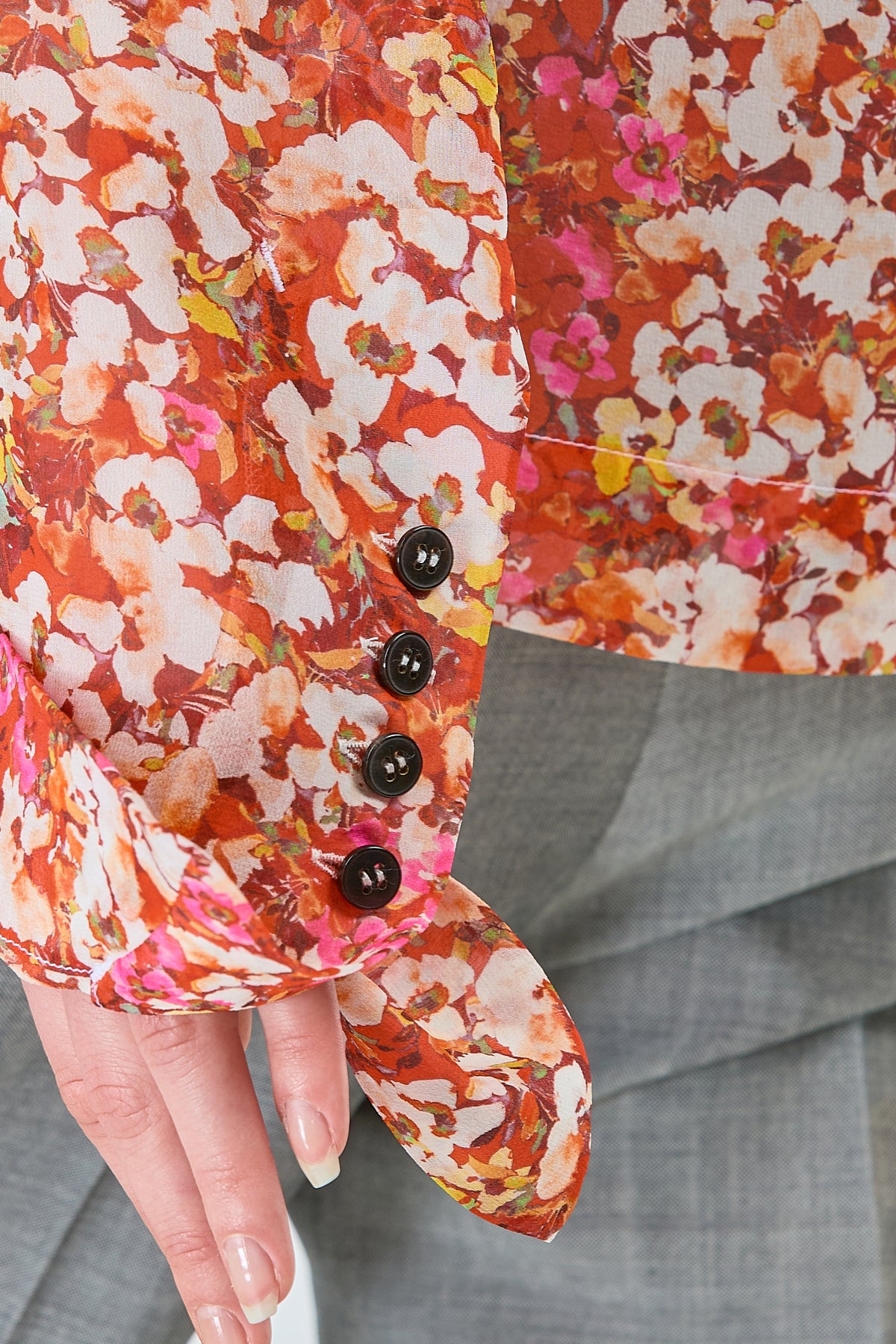 http://localhost:8180/imgBeestore/31718-1 A.jpg