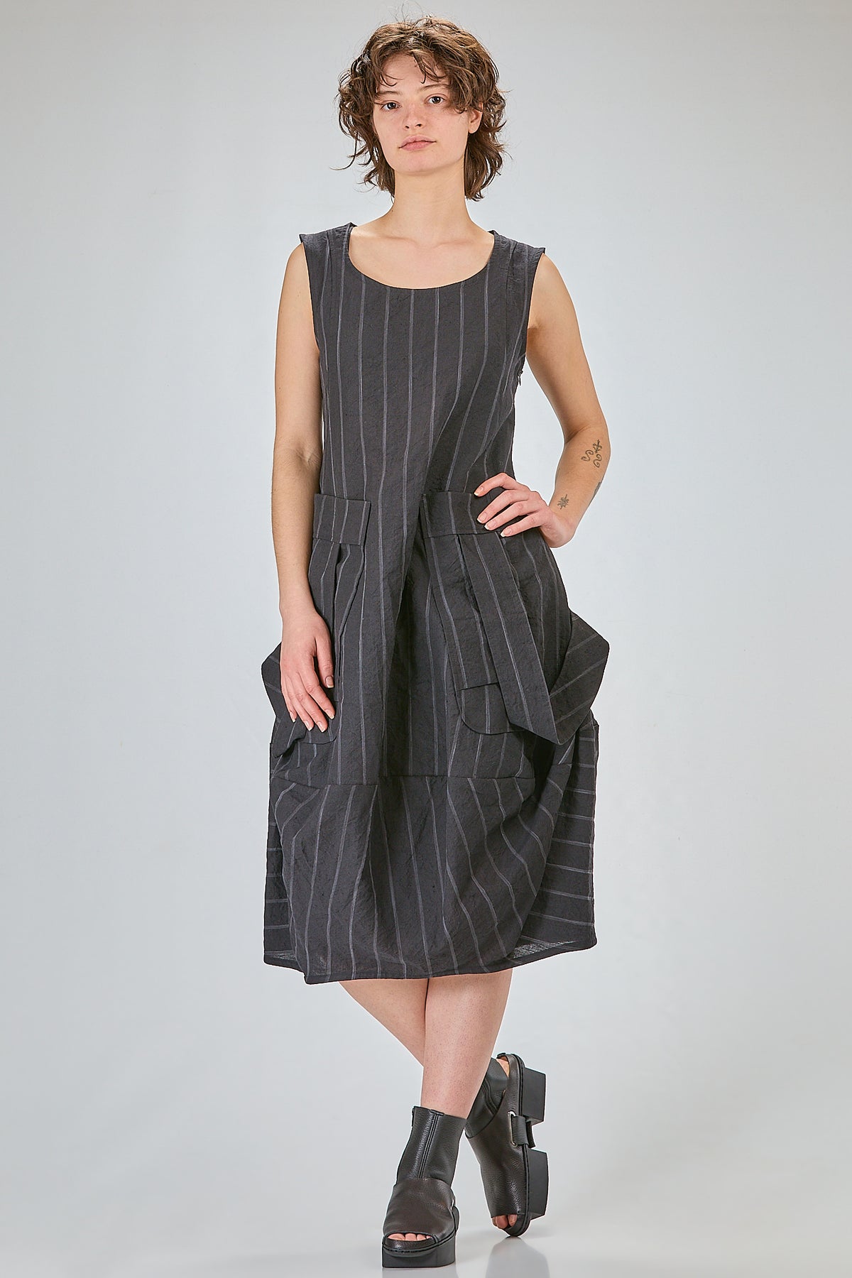 http://localhost:8180/imgBeestore/31783-1 A.jpg
