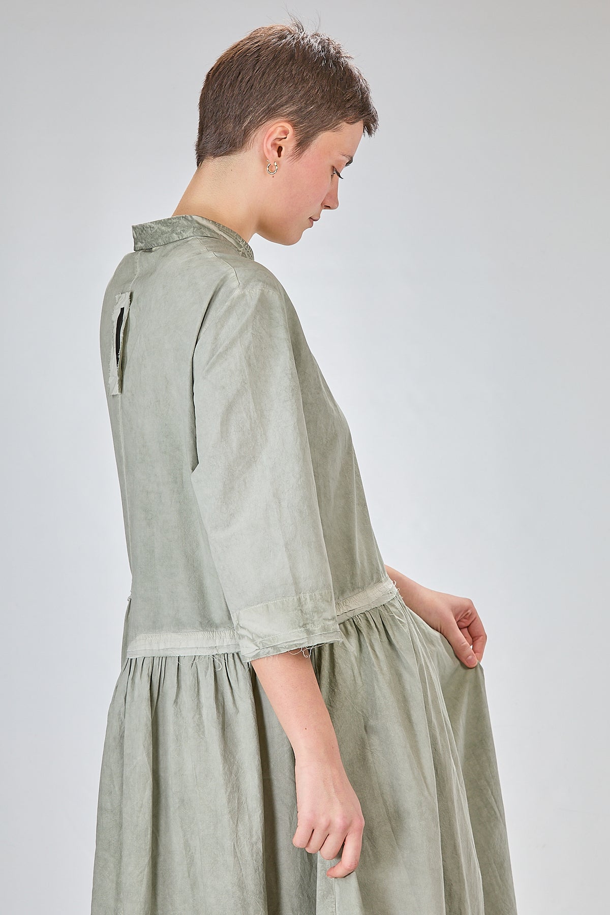 http://localhost:8180/imgBeestore/31817-1 A.jpg