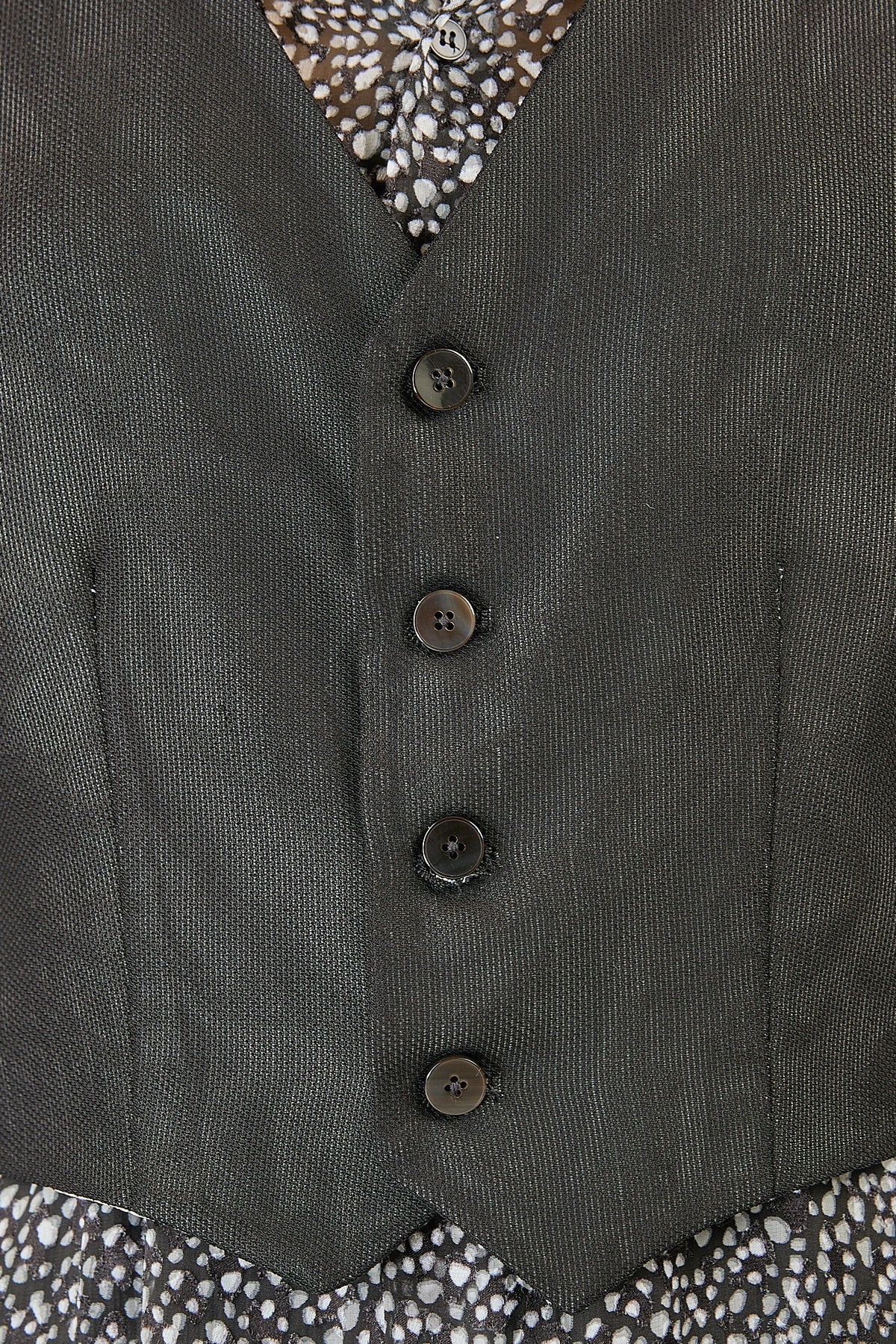 http://localhost:8180/imgBeestore/31715-1 A.jpg