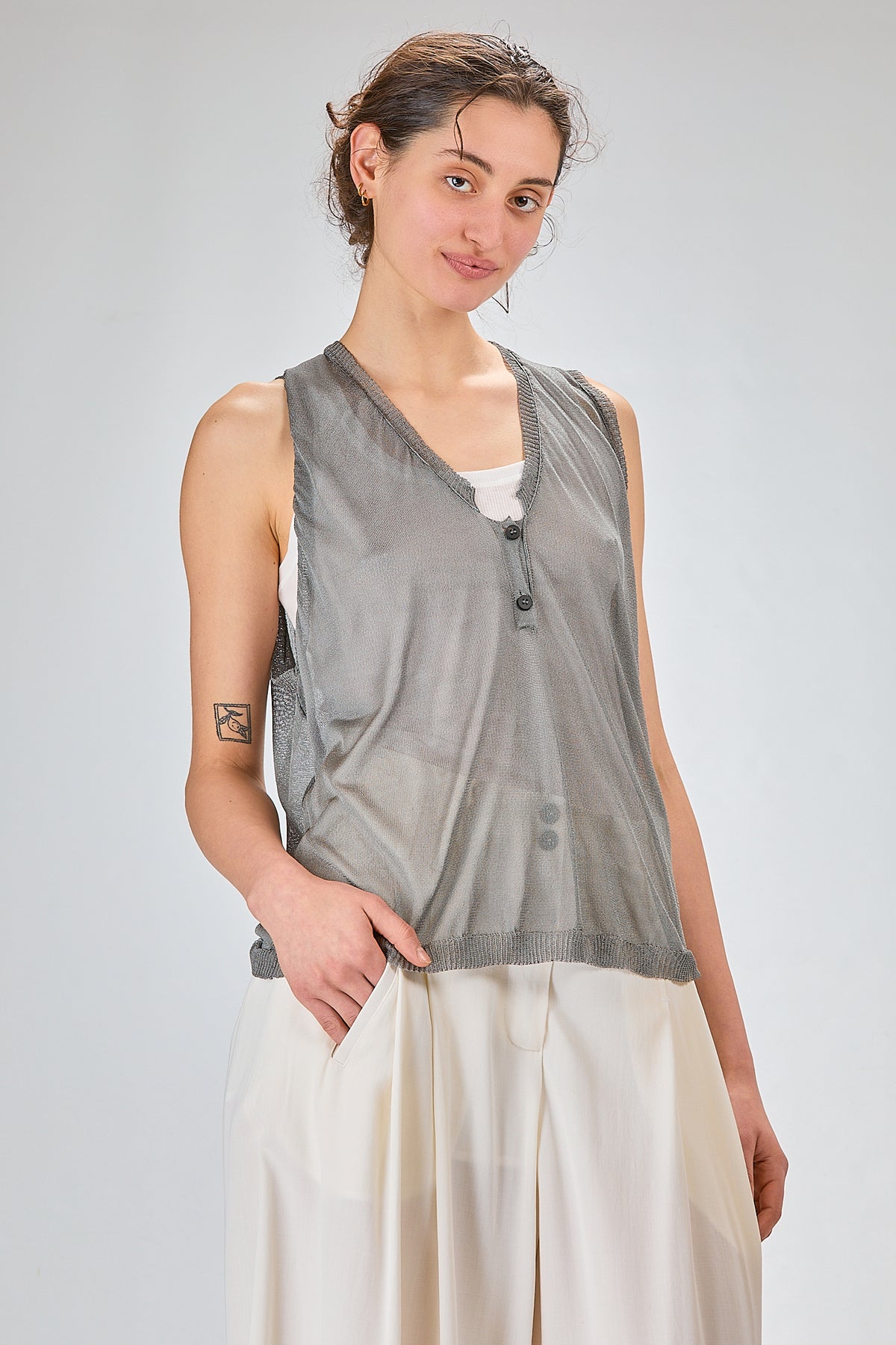 http://localhost:8180/imgBeestore/31576-1 A.jpg