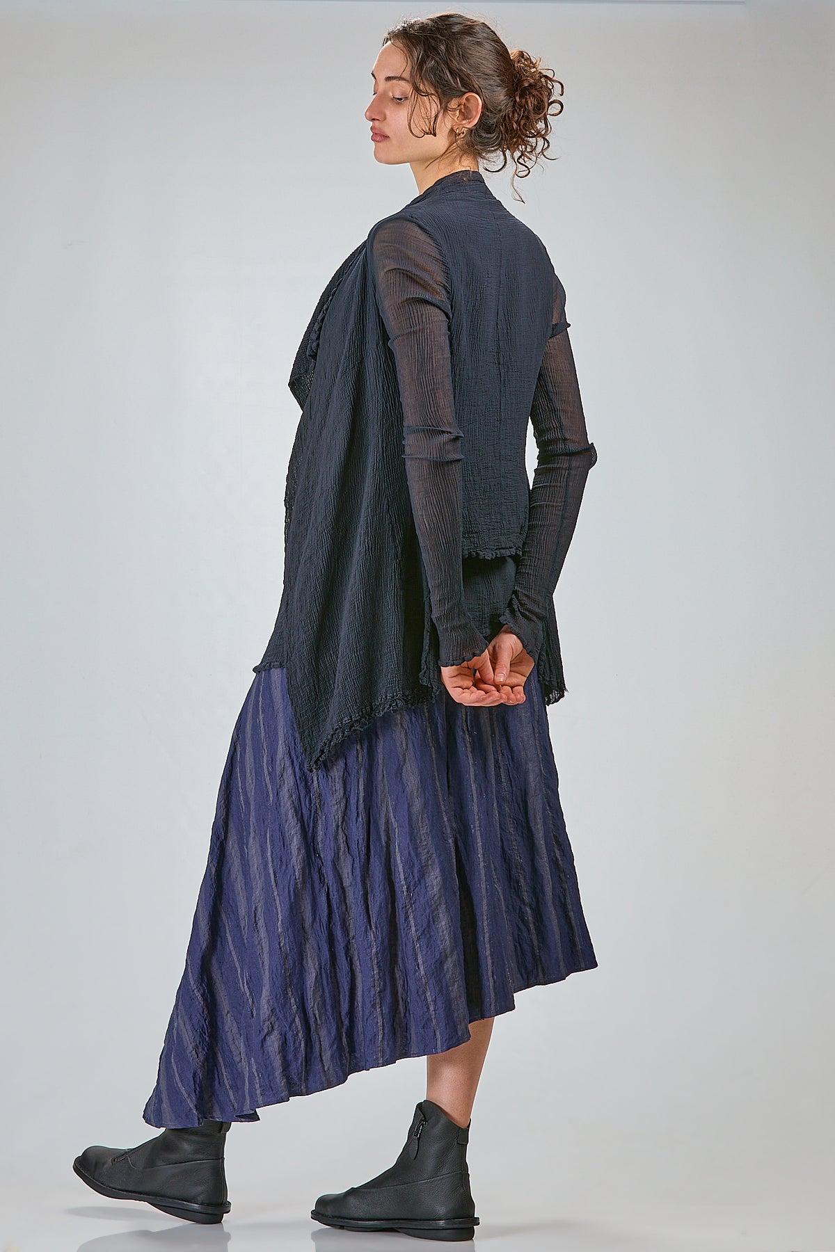 http://localhost:8180/imgBeestore/31758-1 A.jpg