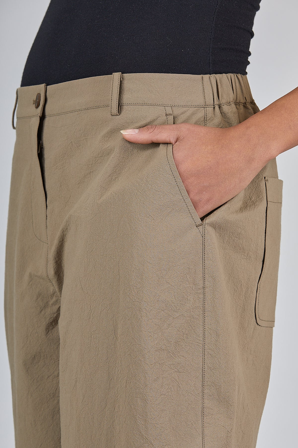 slant pockets and two patch pockets on the back