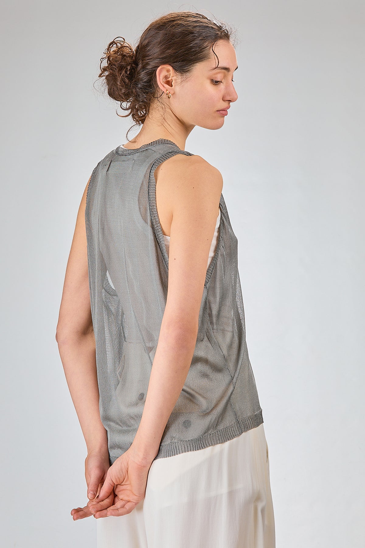 http://localhost:8180/imgBeestore/31576-1 A.jpg