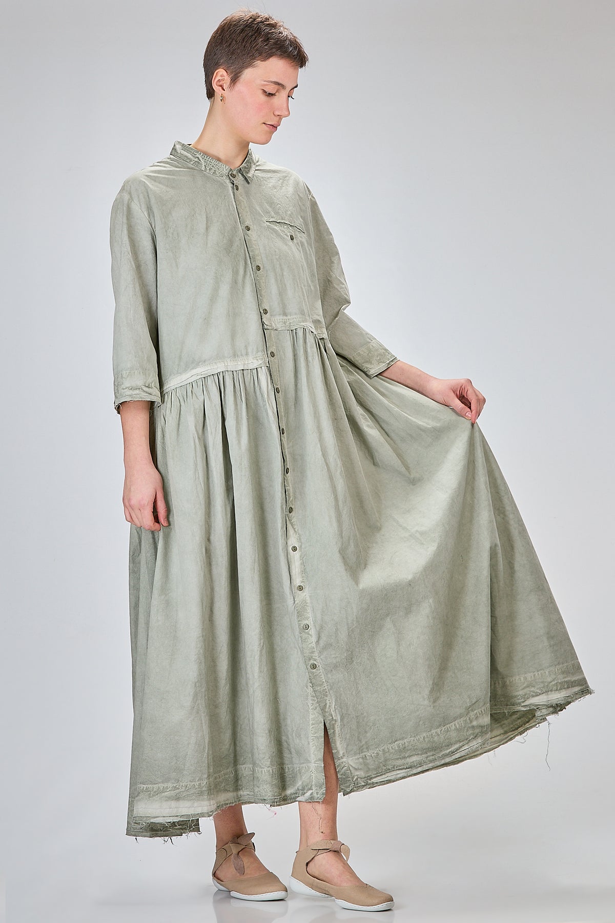 http://localhost:8180/imgBeestore/31817-1 A.jpg