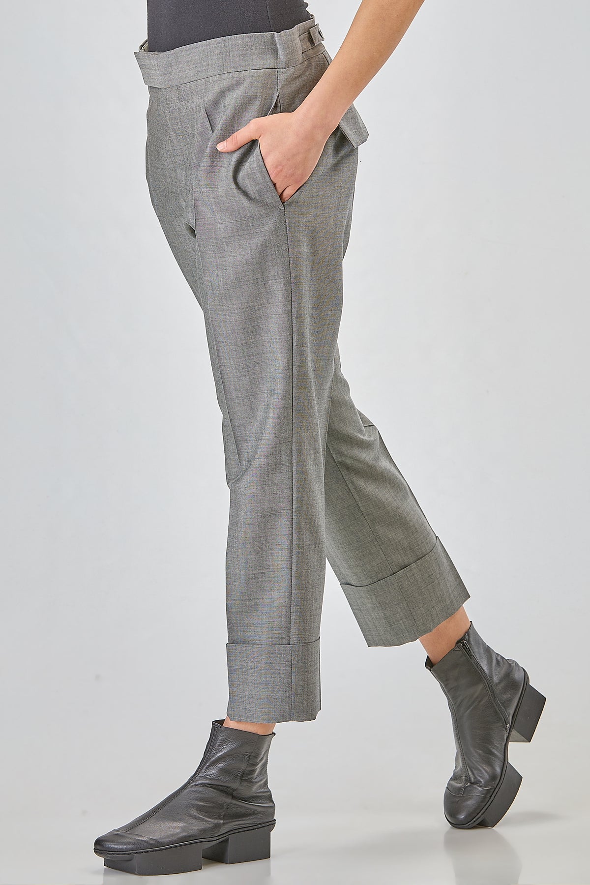 http://localhost:8180/imgBeestore/31713-1 A.jpg