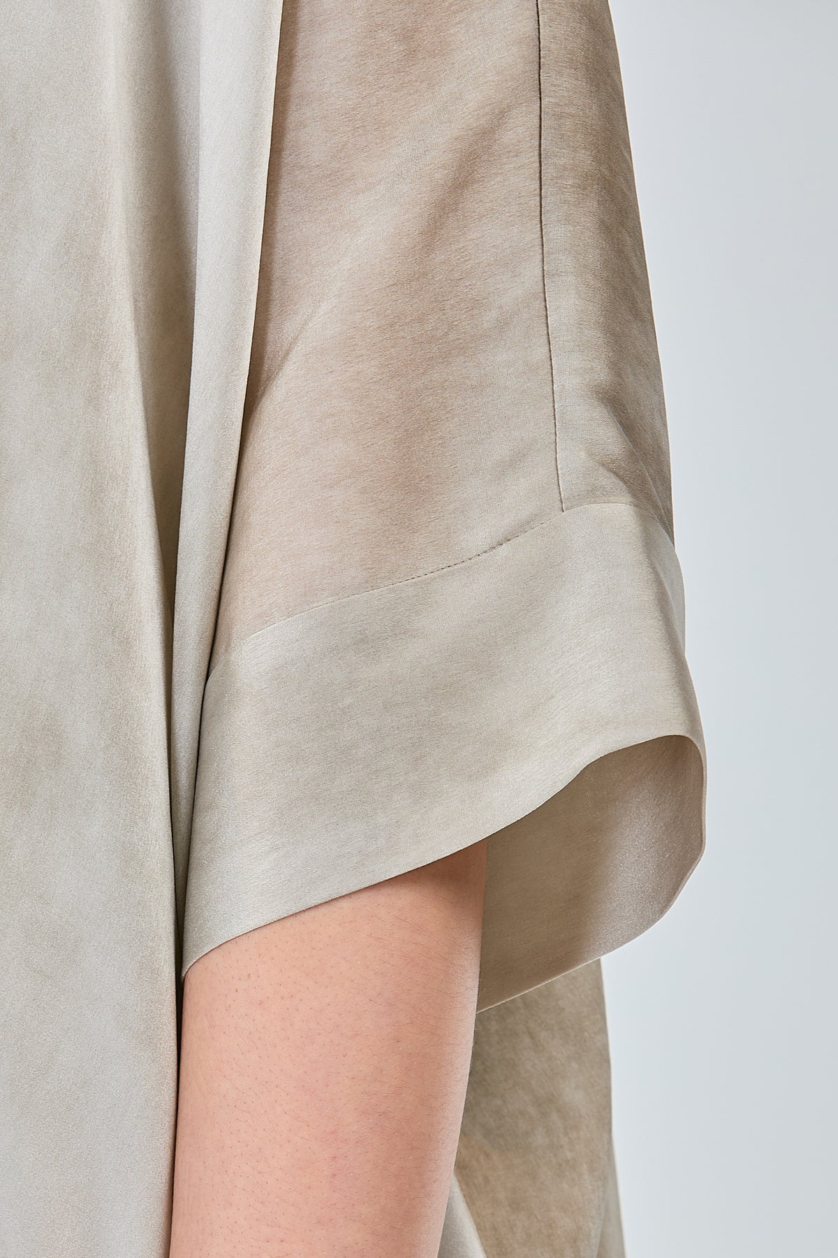 http://localhost:8180/imgBeestore/31841-1 A.jpg