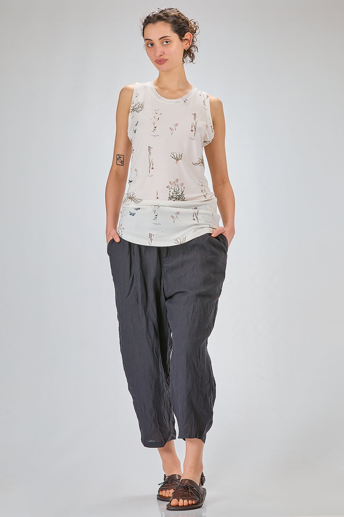 http://localhost:8180/imgBeestore/31618-1 A.jpg