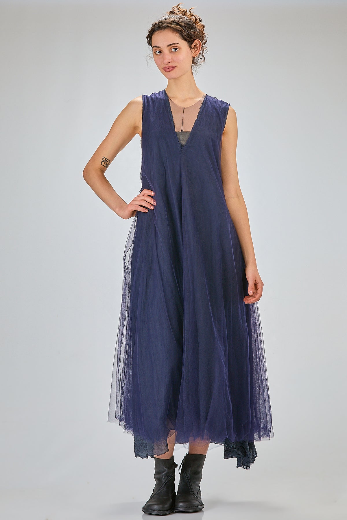 http://localhost:8180/imgBeestore/31753-1 A.jpg