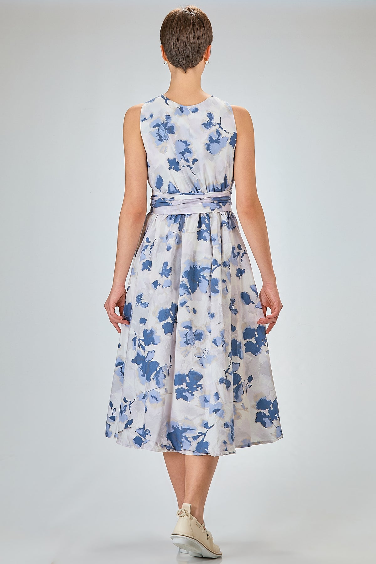 http://localhost:8180/imgBeestore/31634-1 A.jpg