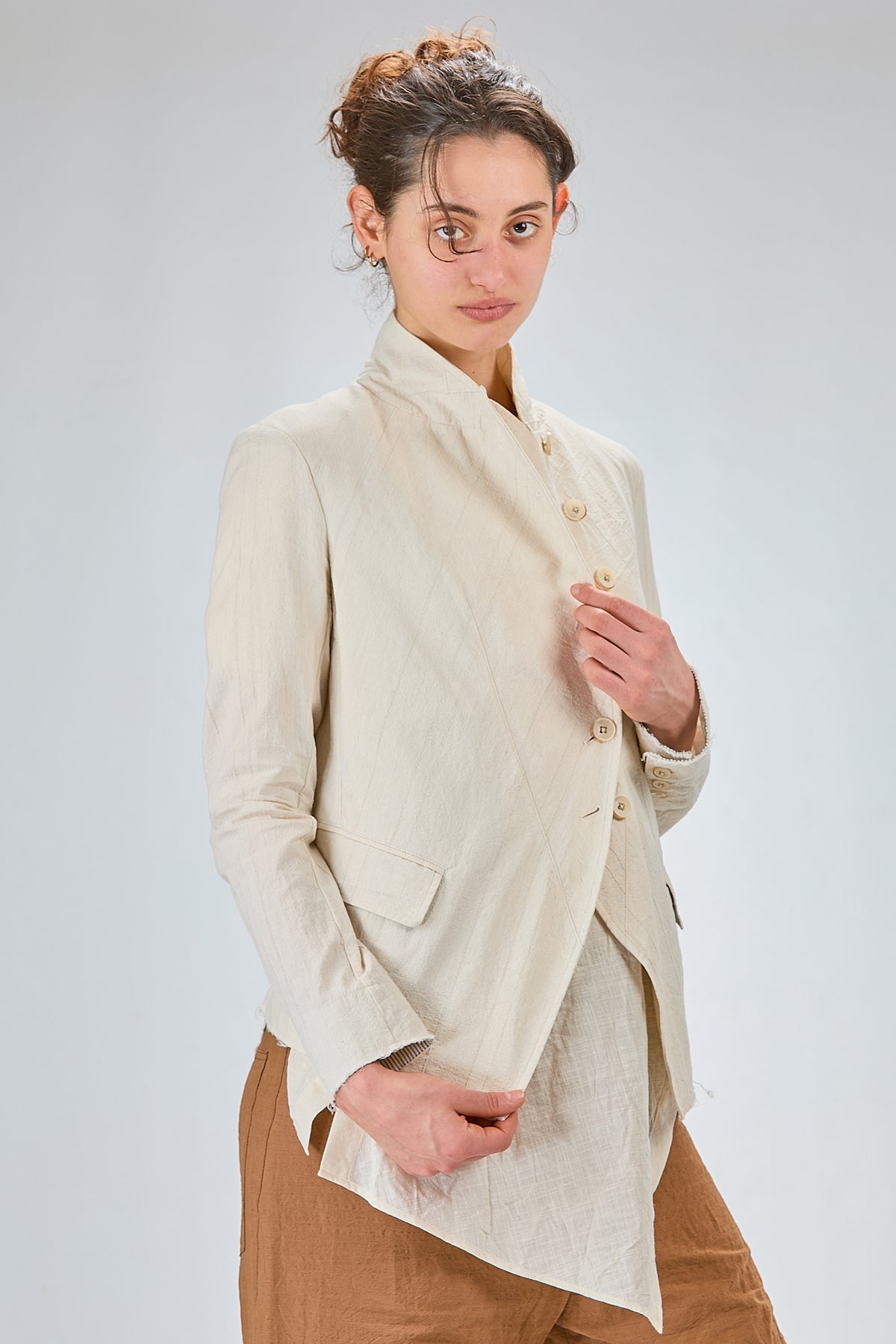 http://localhost:8180/imgBeestore/31698-1 A.jpg