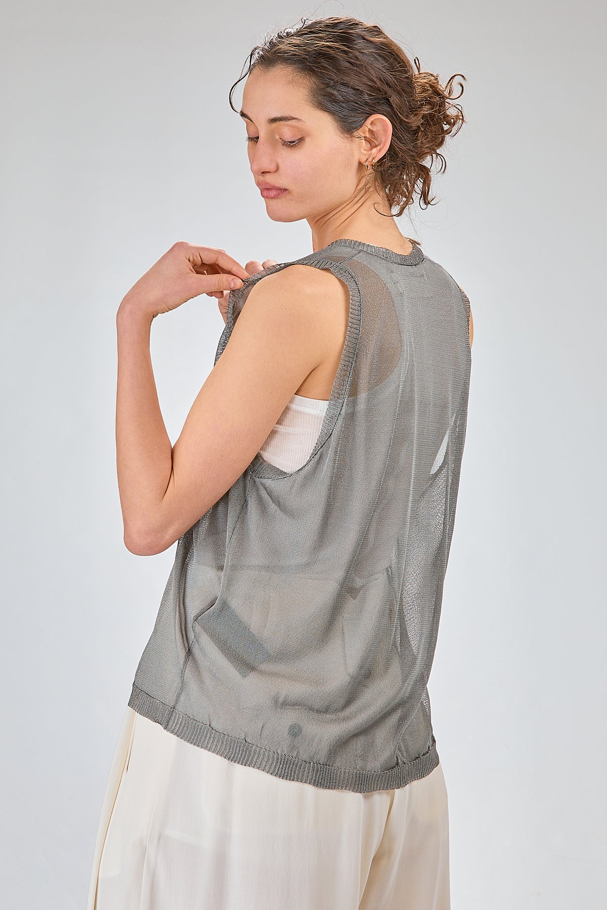 http://localhost:8180/imgBeestore/31576-1 A.jpg