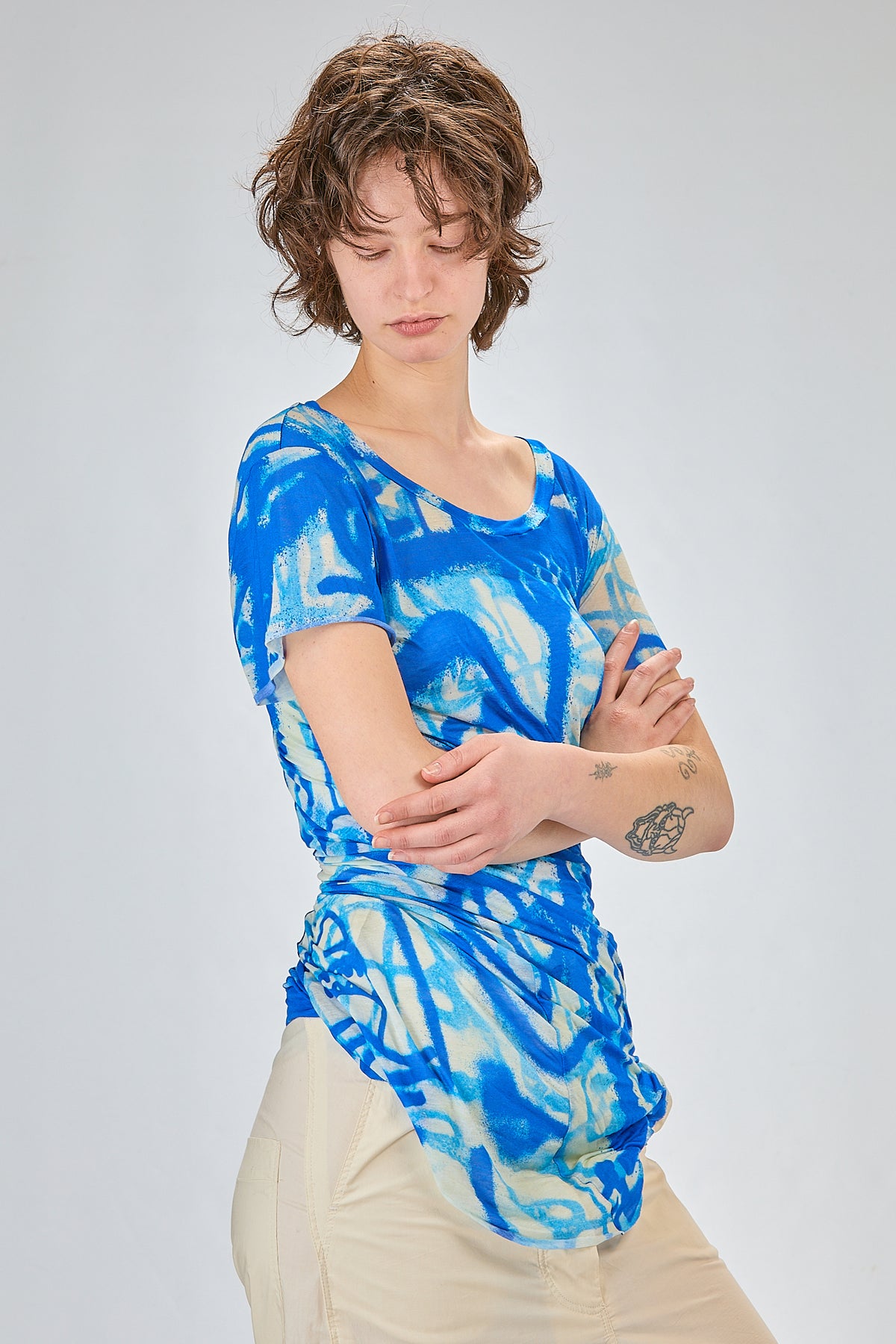 http://localhost:8180/imgBeestore/31793-1 A.jpg