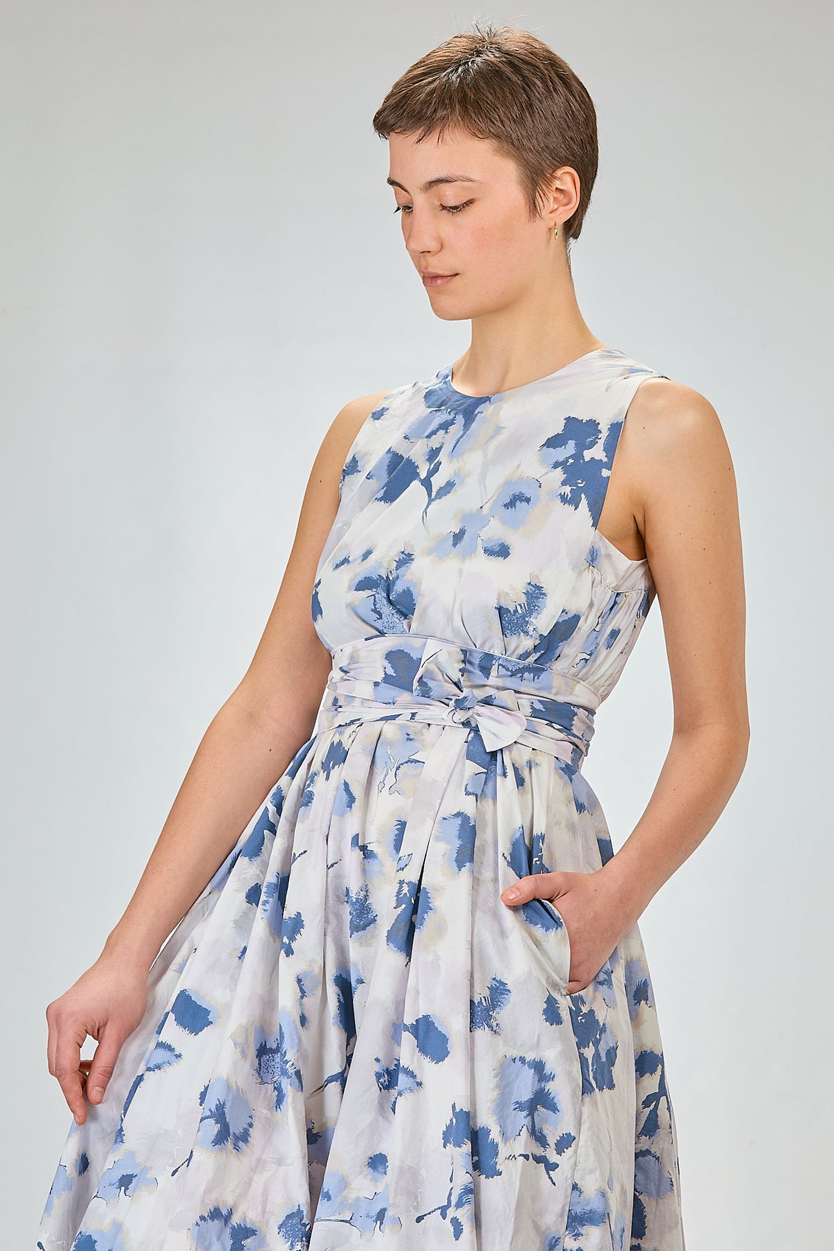 http://localhost:8180/imgBeestore/31634-1 A.jpg