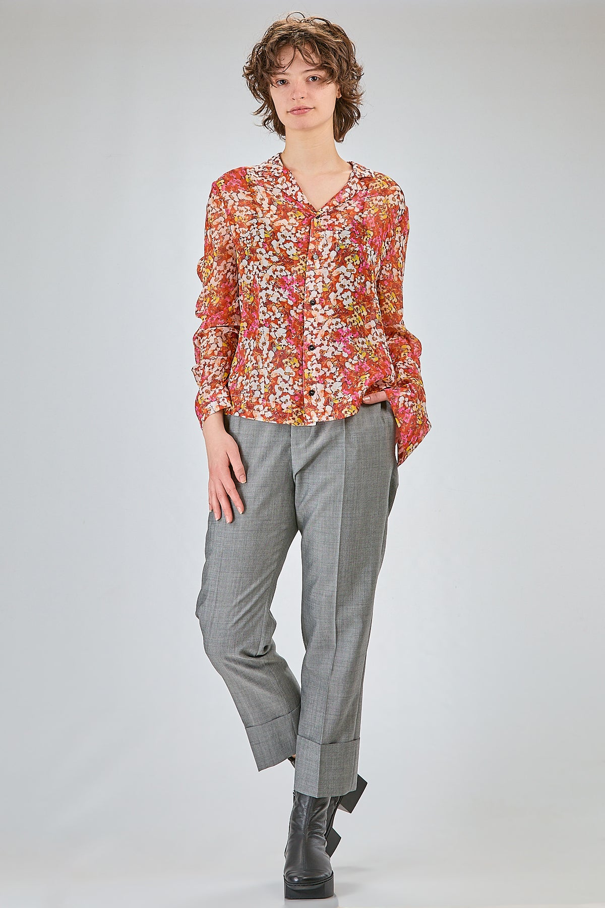 http://localhost:8180/imgBeestore/31718-1 A.jpg