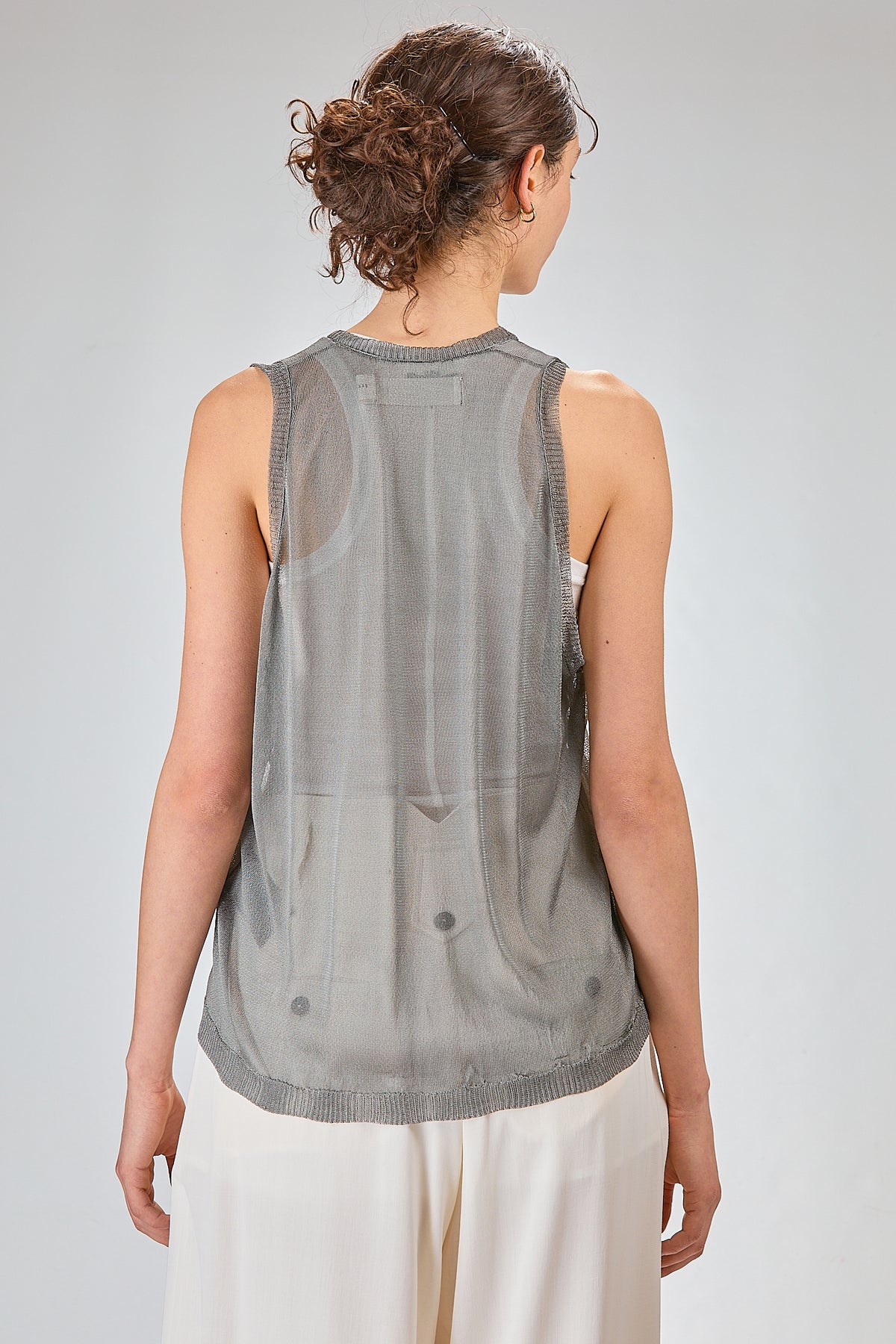 http://localhost:8180/imgBeestore/31576-1 A.jpg