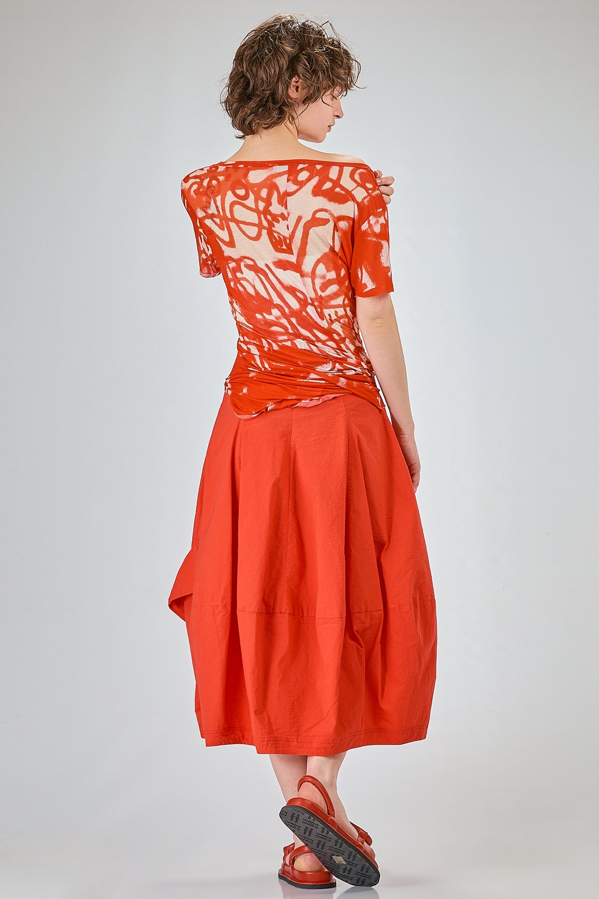 http://localhost:8180/imgBeestore/31792-1 A.jpg