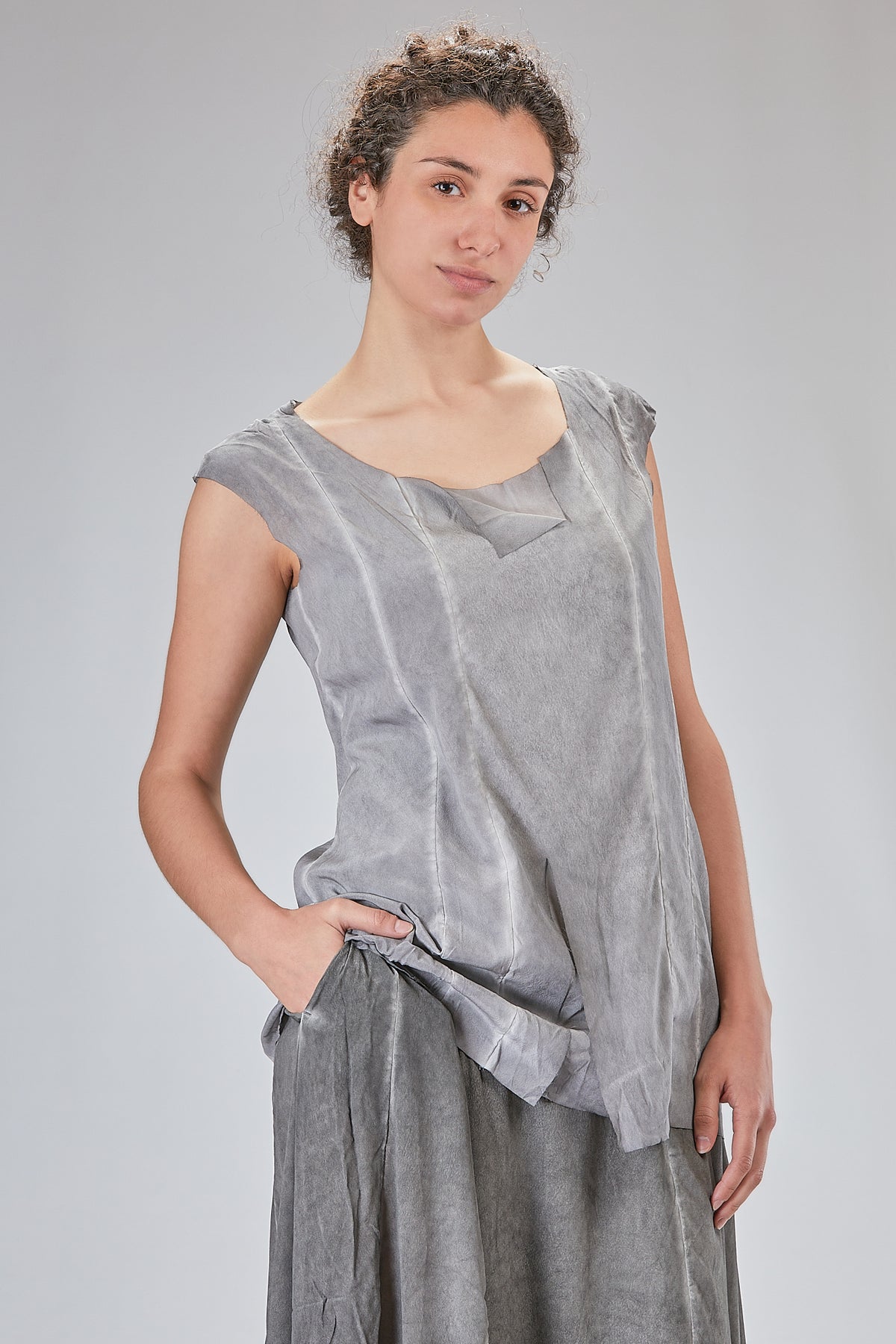Ivo Milan Radical Fashion - top - RUNDHOLZ DIP