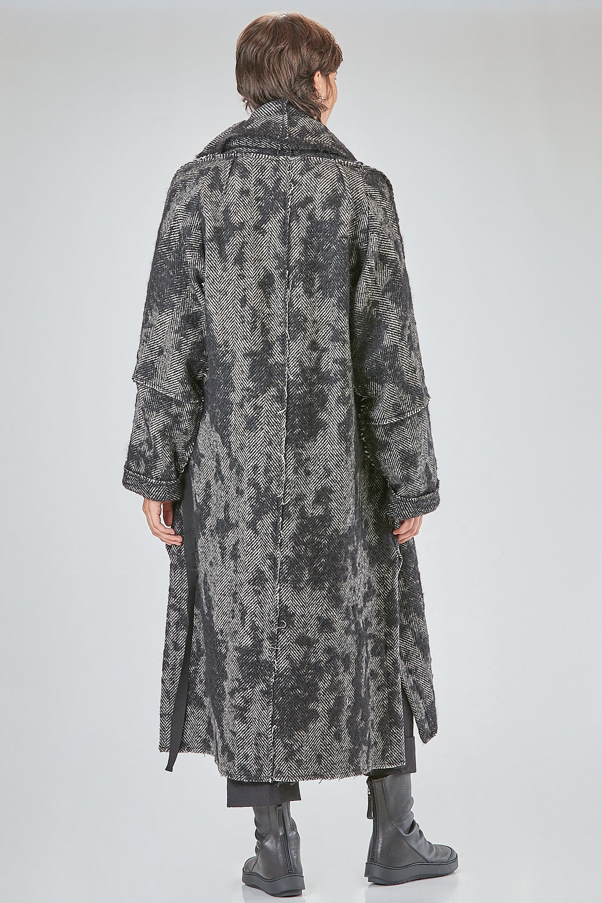 Ivo Milan Radical Fashion - cappotti - FORME DEXPRESSION