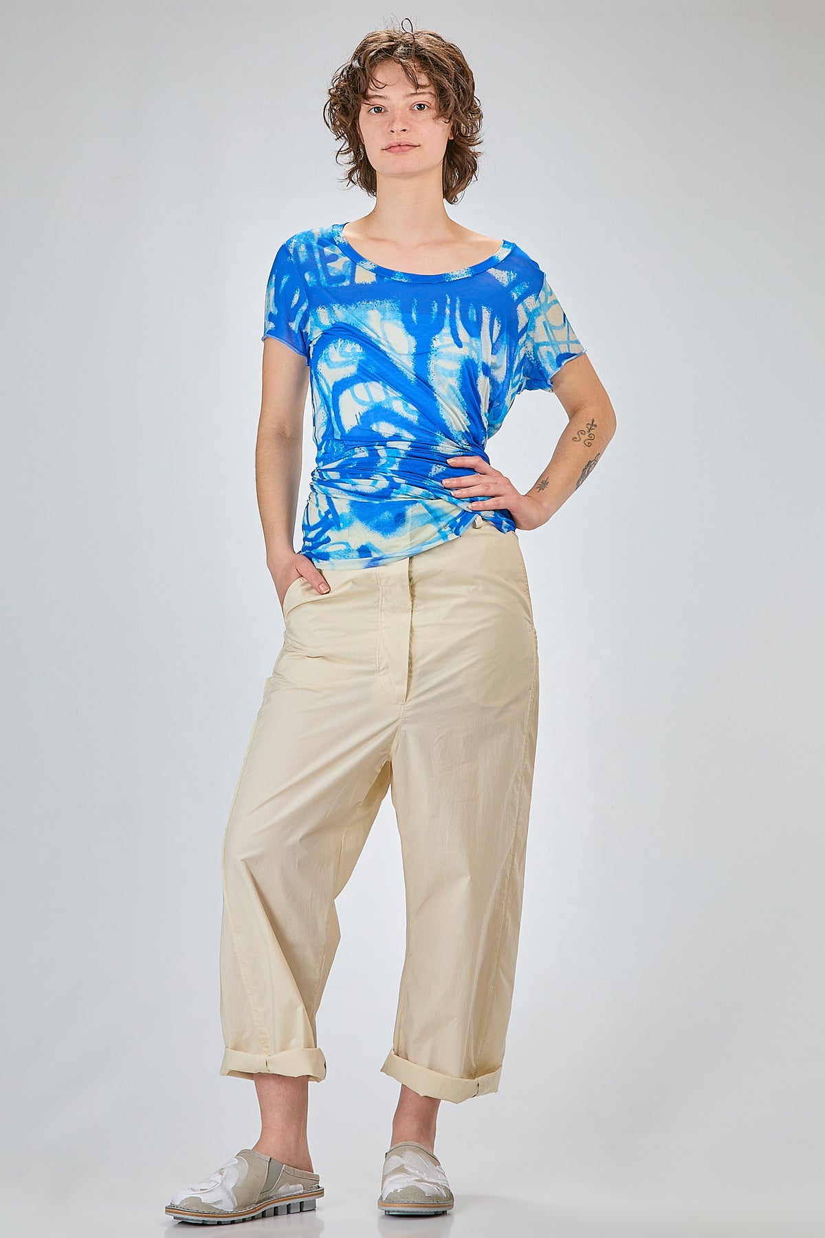 http://localhost:8180/imgBeestore/31793-1 A.jpg