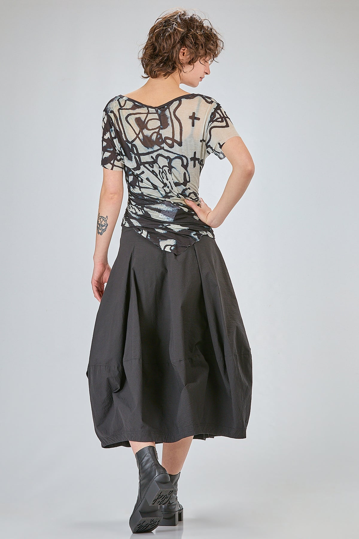 http://localhost:8180/imgBeestore/31791-1 A.jpg