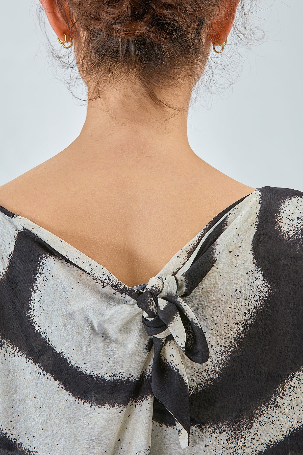 http://localhost:8180/imgBeestore/31794-1 A.jpg