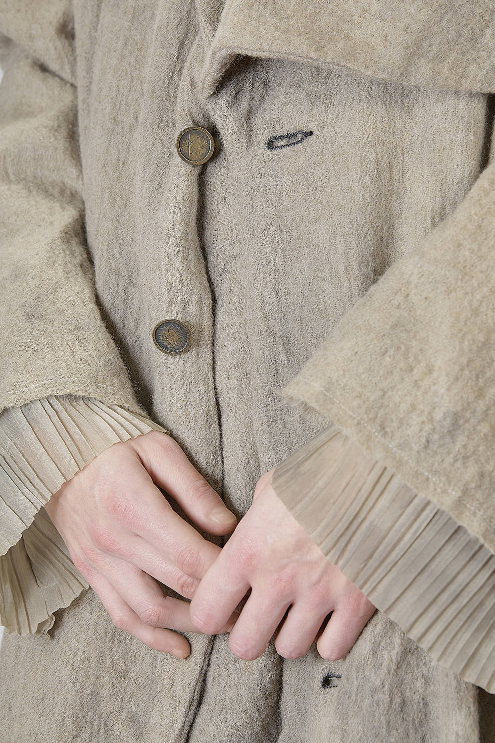 30039-1_A_CHIAHUNG_SU_COAT_34.JPG