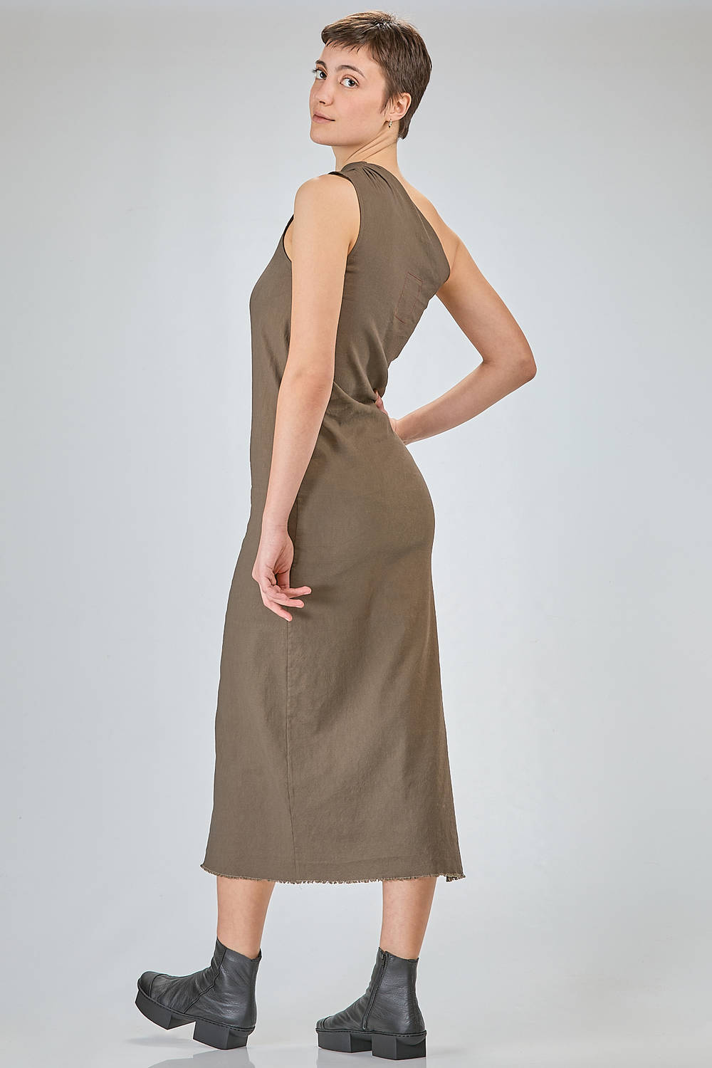 uma wang dress Acre Drawstring Maxi This Uma Wang dress features a V Uma Wang red back drape