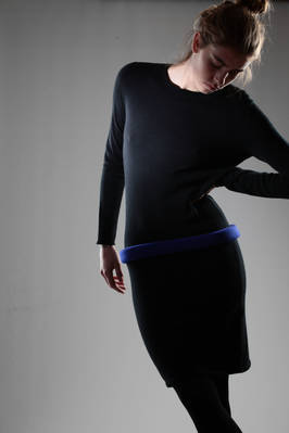 knit cashmere dress with 3D belt - OYUNA 
