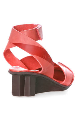 STRICT sandal in soft cowhide leather and crossed T shaped rubber sole - TRIPPEN 