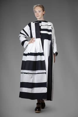 robe-manteaux lungo e ampio a intarsi di lino e cotone a righe alternate bicolori - DANIELA GREGIS 