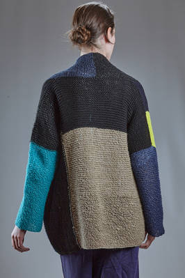 cardigan lungo e ampio in maglia lavorata a ferri a blocchi di lino e cotone di diversi colori - DANIELA GREGIS 