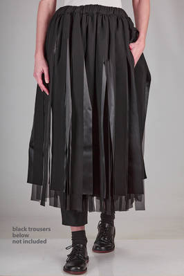 long wide skirt in polyester georgette on nylon satin  - 157