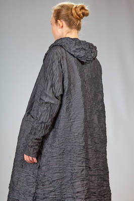cappotto lungo e ampio in tela froissé di poliestere, leggera imbottitura in poliestere - SHU MORIYAMA 