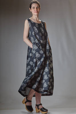 abito lungo e ampio, in garza doppiata di carta tessile giapponese, cupro e nylon a pois - SHU MORIYAMA 
