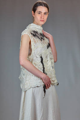 maglia in nuno feltro di seta, canapa e lana - AGOSTINA ZWILLING 
