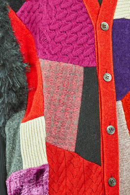gilet lungo e morbido in maglia a patchwork multicolor di lana, nylon, rayon e poliestere - JUNYA WATANABE 