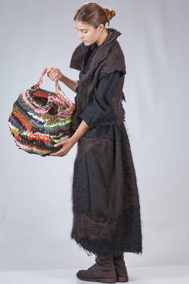 borsa a grande cesto a fettucce di cimosa lavorate a uncinetto di lana e seta multicolor - DANIELA GREGIS 