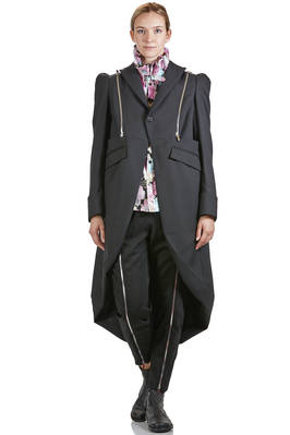 sculpture jacket in wool gabardine lined in cupro.  - 381