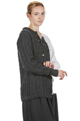 maglia al fianco, ampia e asimmetrica, in maglia di mohair bicolore - ARCHIVIO J. M. RIBOT 