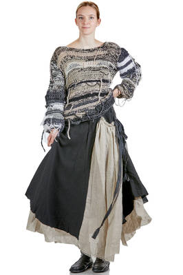 maglia al fianco, ampia, in maglia lavorata a mano con un mix di lane vintage - ARCHIVIO J. M. RIBOT 