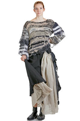 maglia al fianco, ampia, in maglia lavorata a mano con un mix di lane vintage - ARCHIVIO J. M. RIBOT 