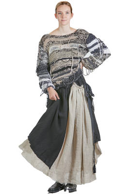 maglia al fianco, ampia, in maglia lavorata a mano con un mix di lane vintage - ARCHIVIO J. M. RIBOT 