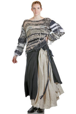 maglia al fianco, ampia, in maglia lavorata a mano con un mix di lane vintage - ARCHIVIO J. M. RIBOT 