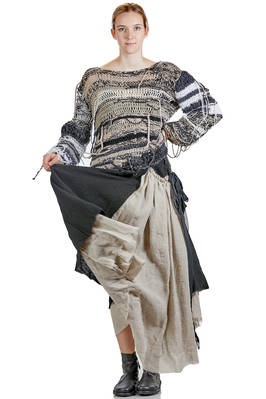 maglia al fianco, ampia, in maglia lavorata a mano con un mix di lane vintage - ARCHIVIO J. M. RIBOT 