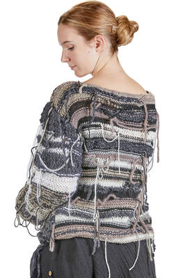 maglia al fianco, ampia, in maglia lavorata a mano con un mix di lane vintage - ARCHIVIO J. M. RIBOT 