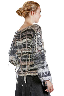 maglia al fianco, ampia, in maglia lavorata a mano con un mix di lane vintage - ARCHIVIO J. M. RIBOT 