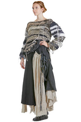 maglia al fianco, ampia, in maglia lavorata a mano con un mix di lane vintage - ARCHIVIO J. M. RIBOT 