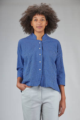 wide hip-length shirt in checkered seersucker made of washed cotton and elastane  - 378