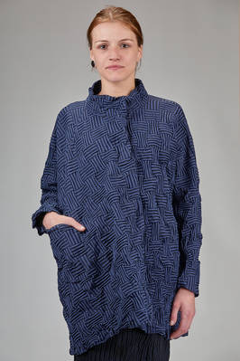 wide knee-length caban in crinkled - froissé - textile paper and nylon  - 123